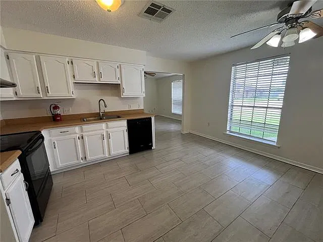 3 bed, 2.0 bath, 1100 sqft, $1,800 — Photo 3