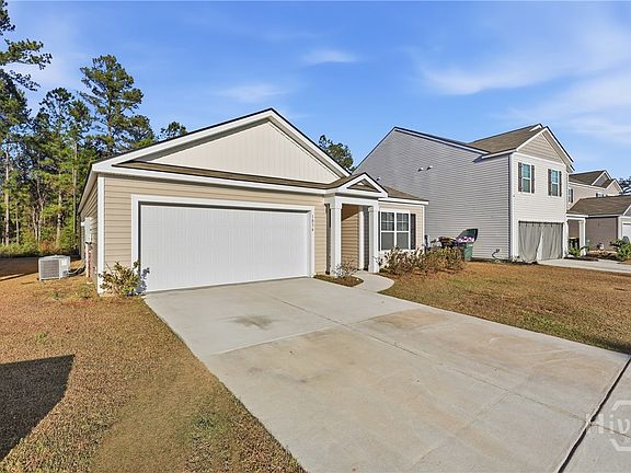 3rd image of 1036 Bergamot Rd