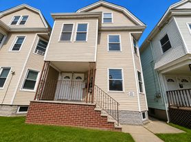 35 Grace St