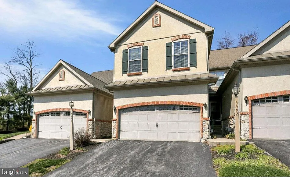 3 bed, 2.5 bath, 1962 sqft, $2,495 — Photo 1