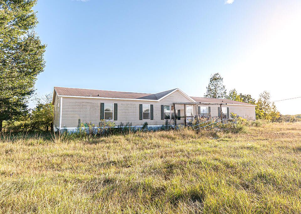 1st image of 200 Laura Ln