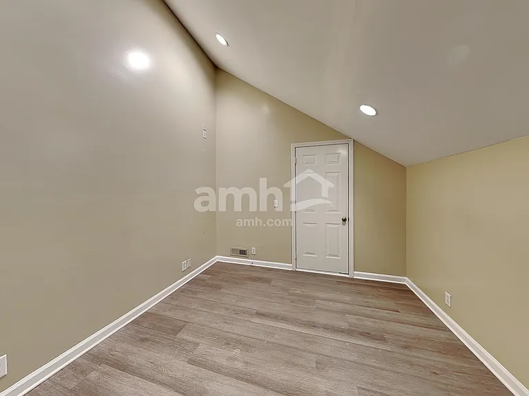 1612 E Blairmont Dr — Photo 21