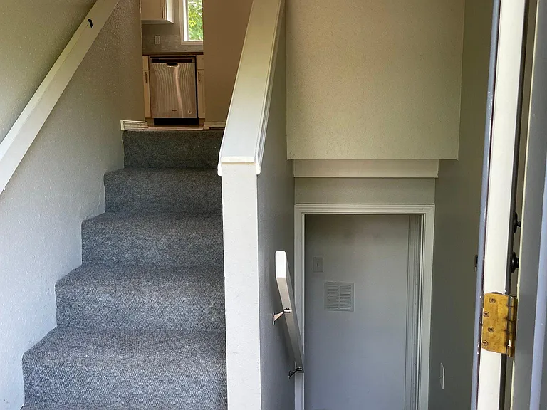 2772 SE Van Water St — Photo 2