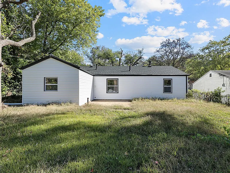 9773 Vickie Pl — Photo 3
