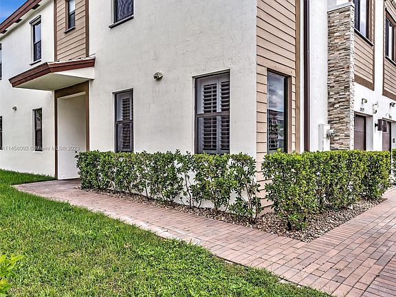 5th image of 20929 NE 8th Ave