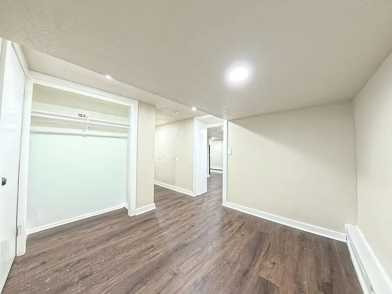 511 W State St — Photo 3