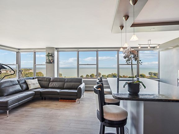 4th image of 3900 N Lake Shore Dr APT 15K