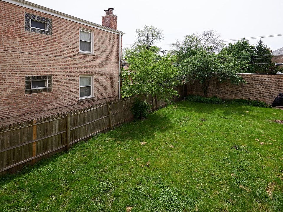 2nd image of 3229 W Ardmore Ave #2