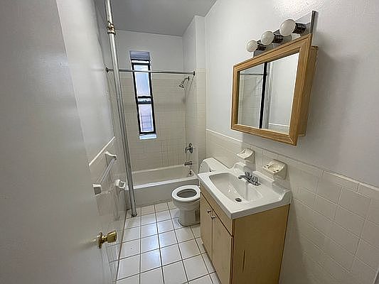 1st image of 121 Wadsworth Ave #5