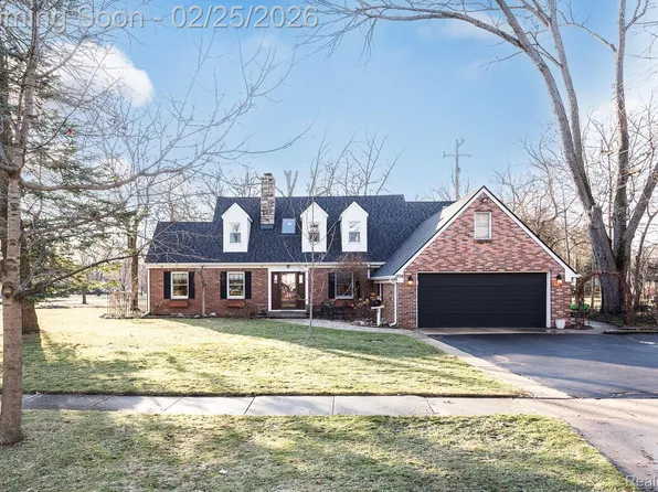 1104 Burns St, Howell, MI 48843