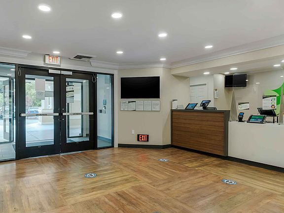 Lobby and Guest Check-in