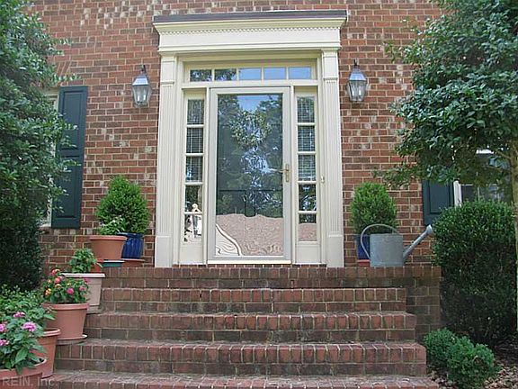 3rd image of 2424 Esplanade Dr
