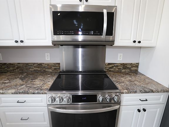 4th image of 1700 Rivers Edge Dr SE