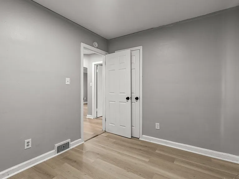 9022 Northlawn St — Photo 13