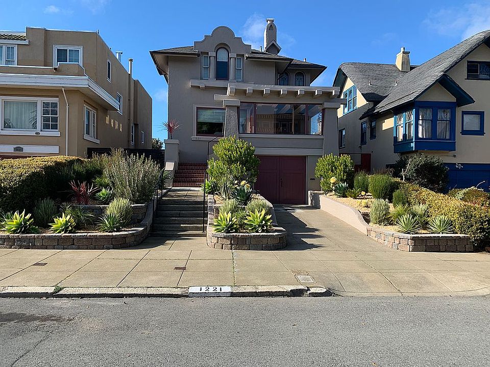 2nd image of 1221 29th Ave