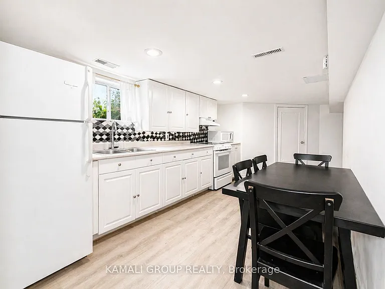 46 Centre St E #BASEMENT — Photo 4