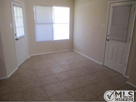 4th image of 2905 Thoroughbred Dr
