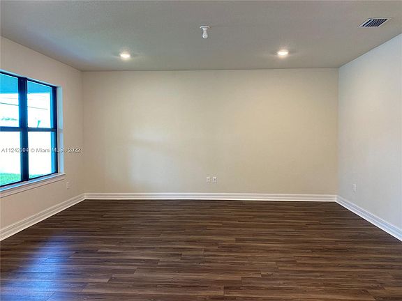 5th image of 3167 Pigeon Plum Dr