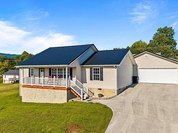 2nd image of 1143 Earnhart Ln