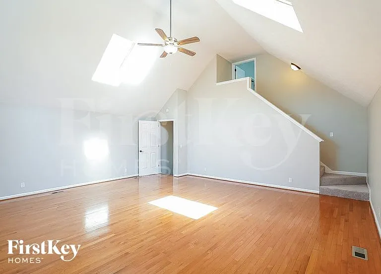 2301 Peak Hill Cv — Photo 2