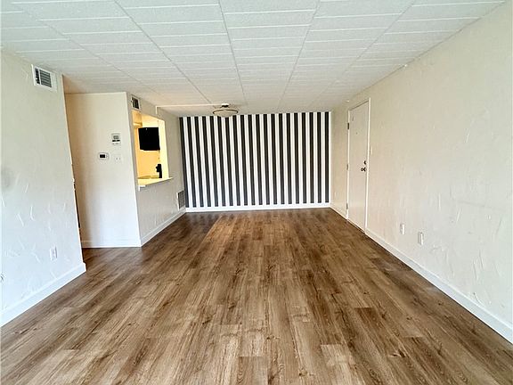 4th image of 321 Ridge Point Cir #B13