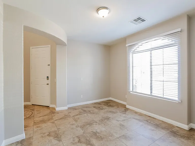 1613 W Saint Catherine Ave — Photo 5