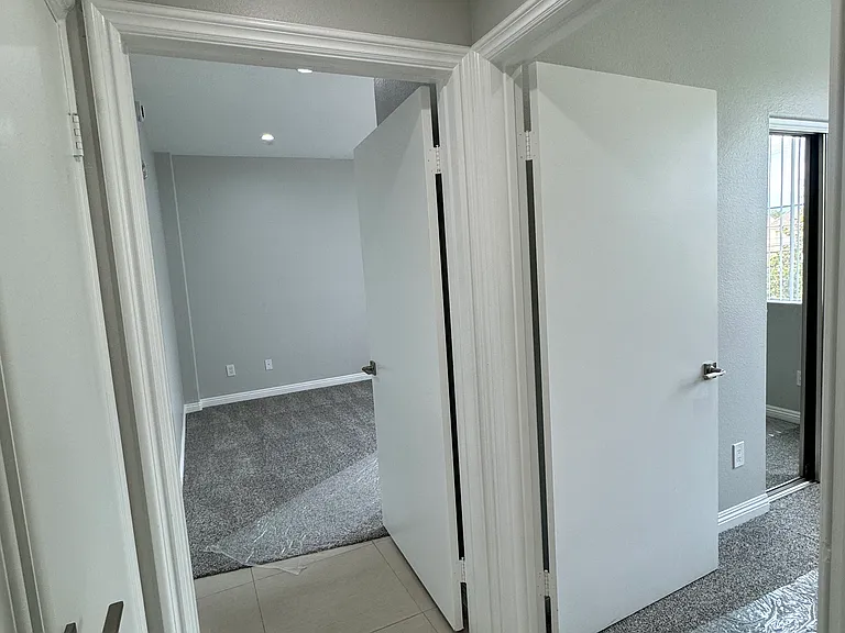 12222 Moorpark St #206 — Photo 22