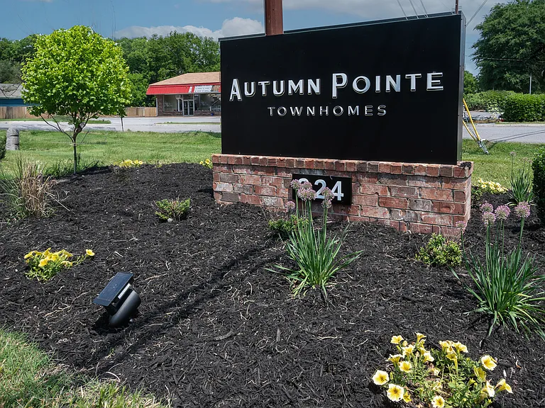Autumn Pointe Townhomes — Photo 6