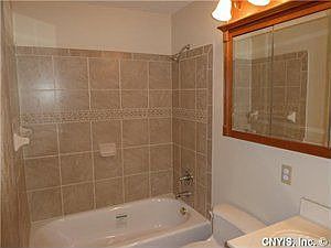 5th image of 322 Cameco Cir