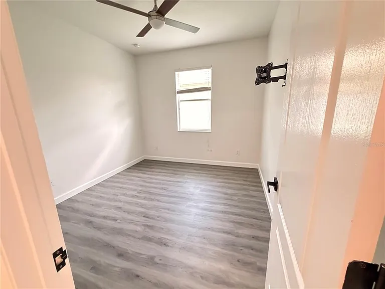 2347 Crosston Cir — Photo 14