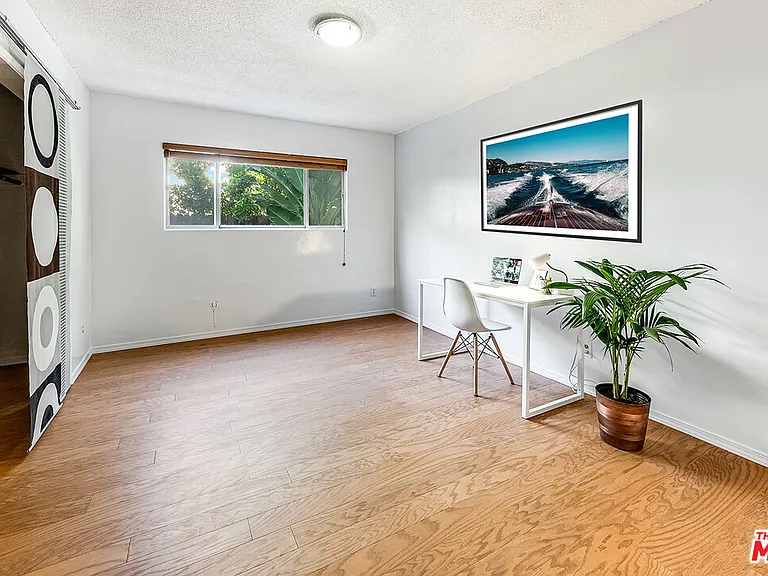 5919 Chula Vista Way #6 — Photo 13