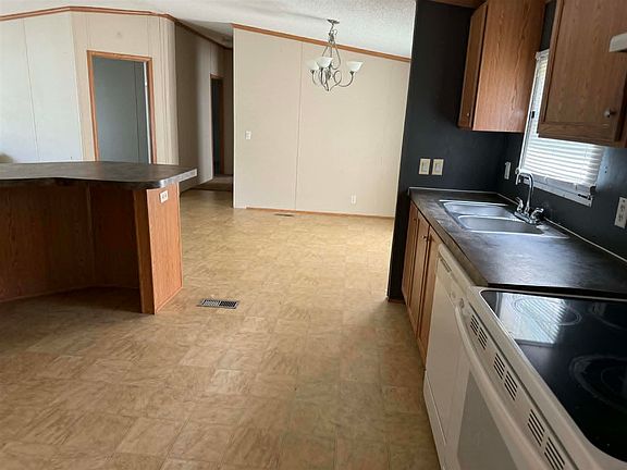 5th image of 156 Robins Nest Dr