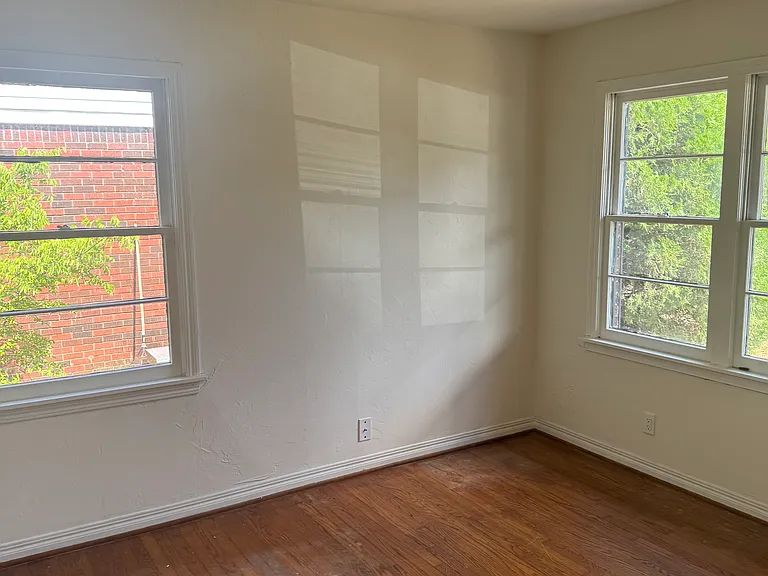1703 Brighton Ave — Photo 3
