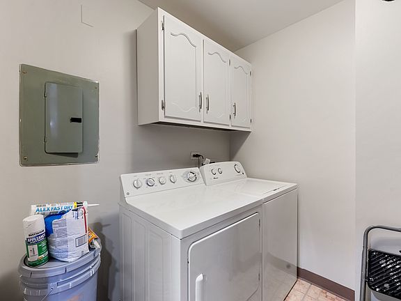 5th image of 4007 W 105th St APT 3
