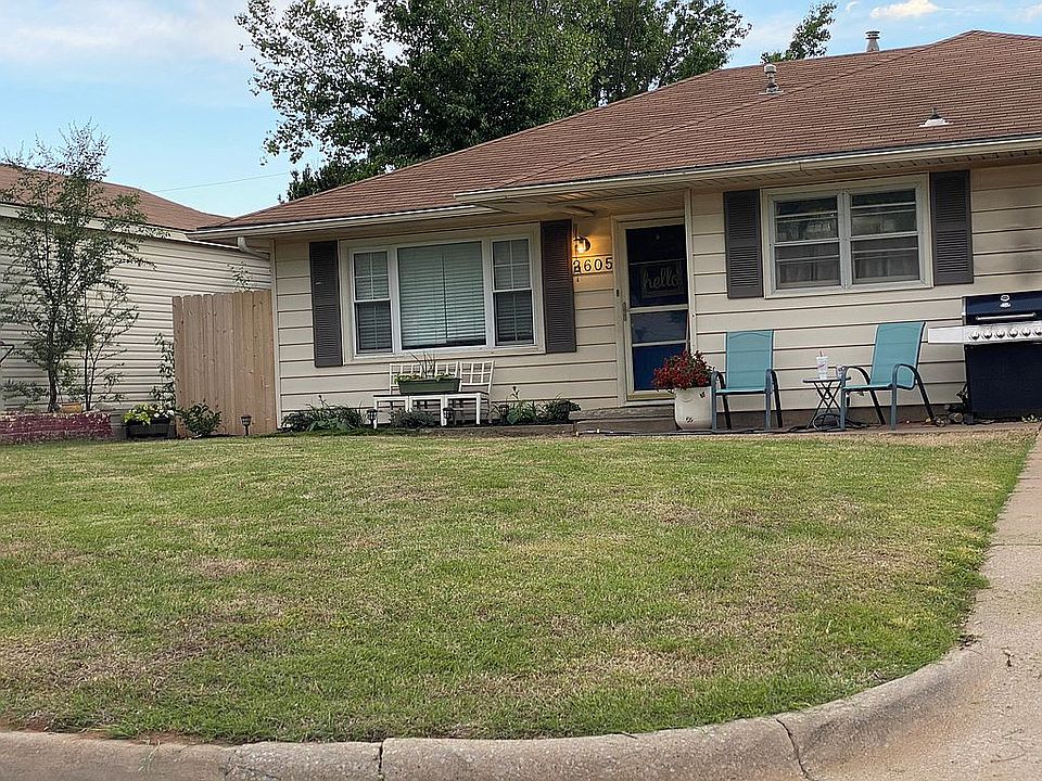 1st image of 2605 E Maple Ave