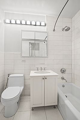 5th image of 35 Park Ave APT 4D