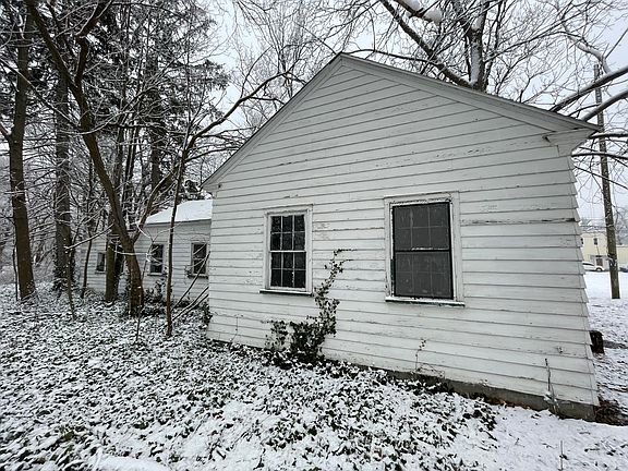 3rd image of 697 W Grand Ave