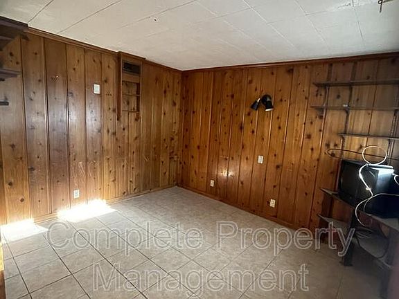 4th image of 2625 E 5th St #2625