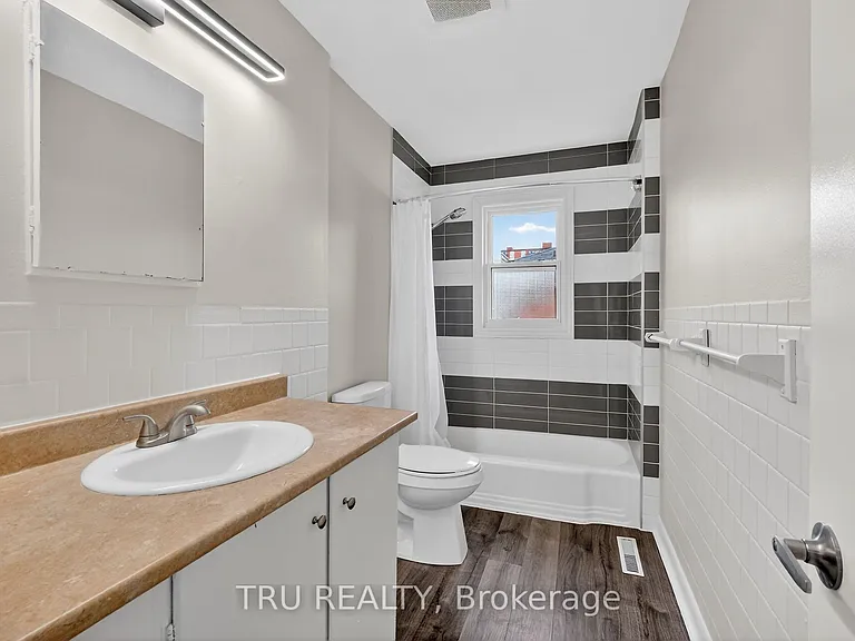 407 Peach Tree Ln #3 — Photo 12