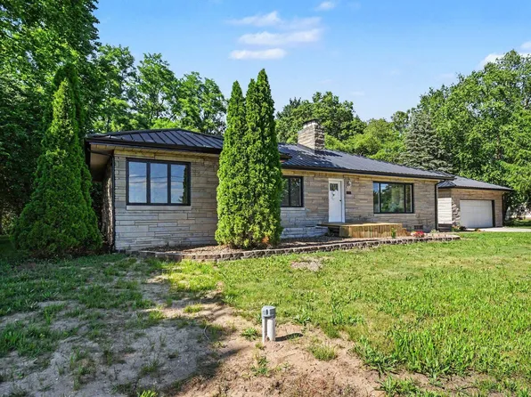 58475 Crumstown Hwy, South Bend, IN 46619