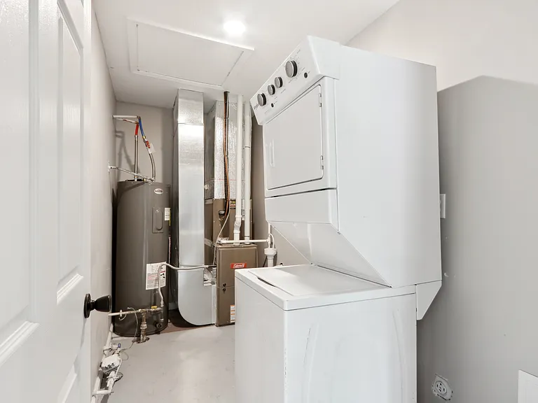 714 Bethume Ct — Photo 22