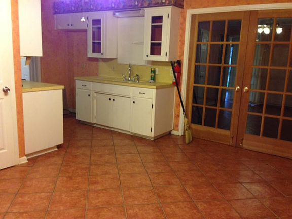 3rd image of 5825 Tanglewood Dr
