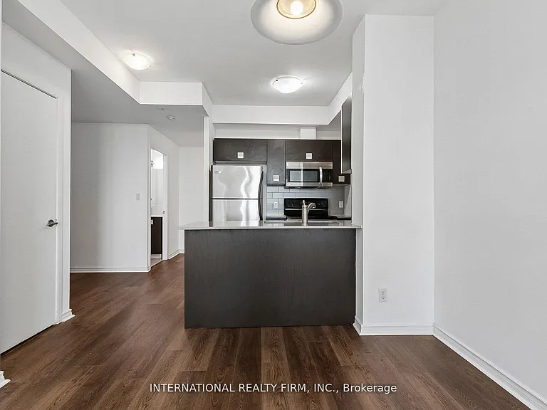 3391 Bloor St W #1011 — Photo 4