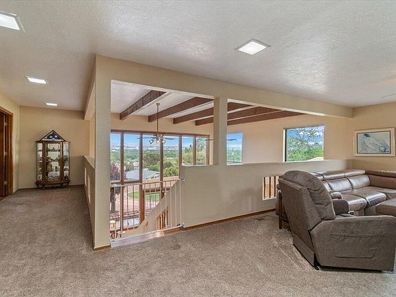 4th image of 1100 Vista Grande Dr NW