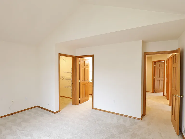 518 227th Ln NE — Photo 11
