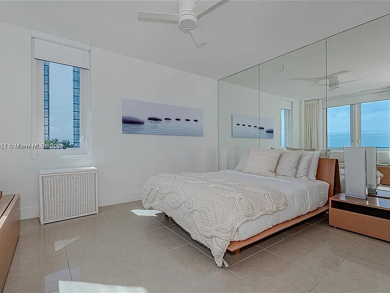 2301 Collins Ave #938 — Photo 8