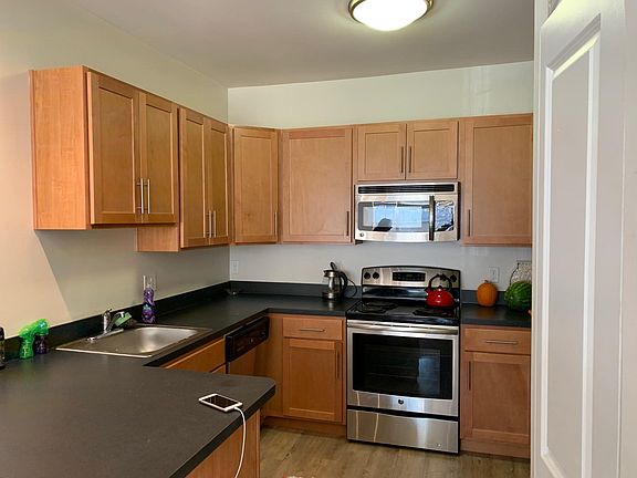 5th image of 225 McFarland Dr