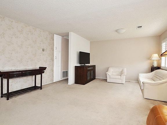 4th image of 2463 W 237th St