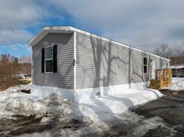 76 Oak Lane, Springfield, VT 05156