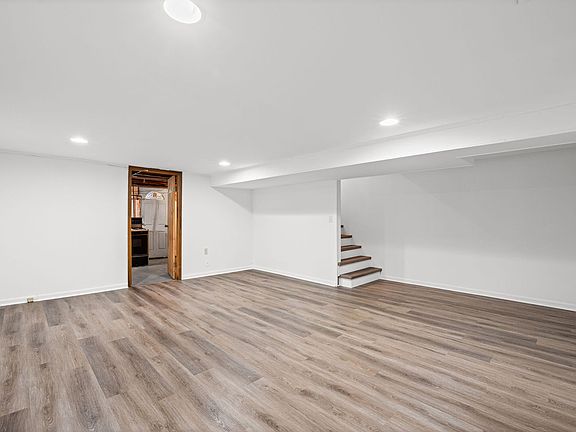 5th image of 9543 Sumac Rd APT G